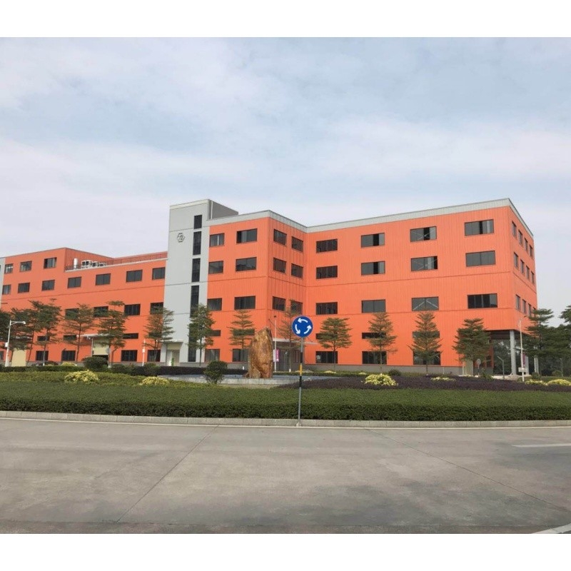 Q235 इलेक्ट्रिक रोलिंग डोर और एल्यूमीनियम मिश्र धातु खिड़की के साथ भारी धातु संरचना भवन