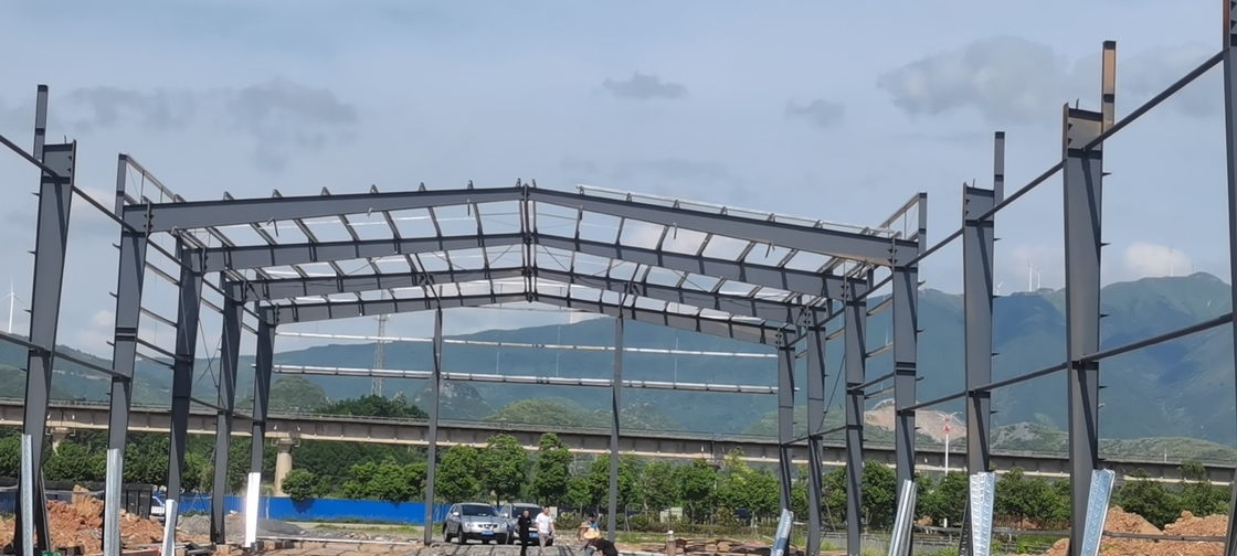 गर्म डुबकी जस्ती आर्द्रता प्रतिरोधी इस्पात फ्रेम ग्रीनहाउस निर्माण के लिए सब्जी ग्रीनहाउस गोदाम