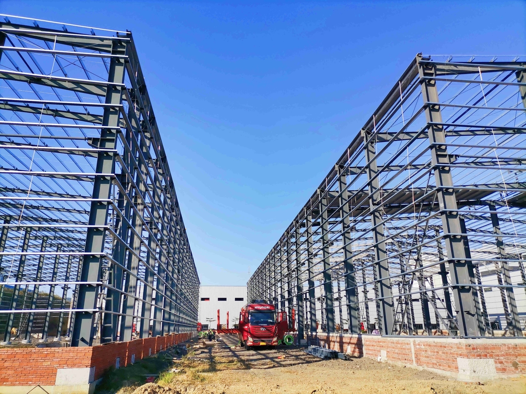 उच्च गुणवत्ता वाली हल्की इस्पात संरचना फैक्ट्री निर्माण फ्रेम औद्योगिक उत्पादन के लिए भवन गोदाम